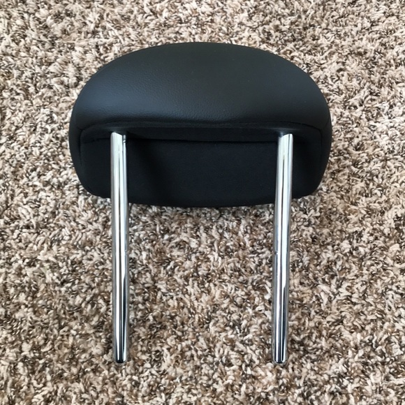Mini Cooper Headrest - Picture 3 of 4